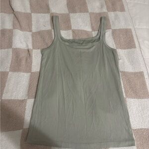 Uniqlo tank top